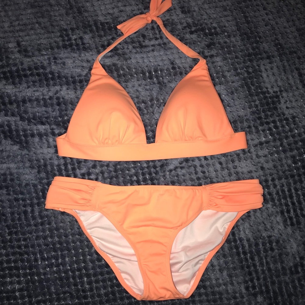 NEW! Victoria’s Secret bikini